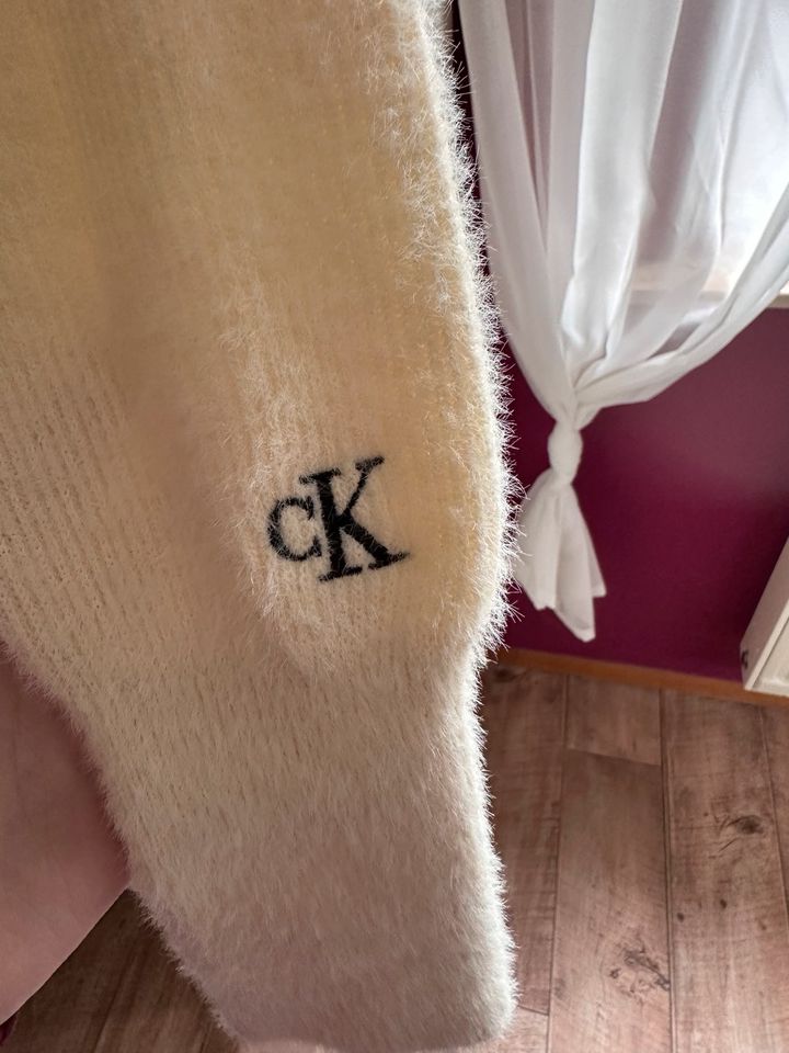 Calvin Klein Pullover mit V-Ausschnitt in Wietze