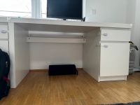 2x MALM Schreibtisch, weiß, 140x65 cm München - Laim Vorschau