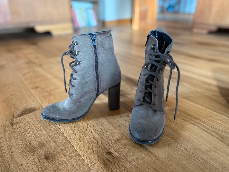 Fantasy Stiefeletten Boots Taupe Gr 37 Schnürstiefeletten in Braunschweig
