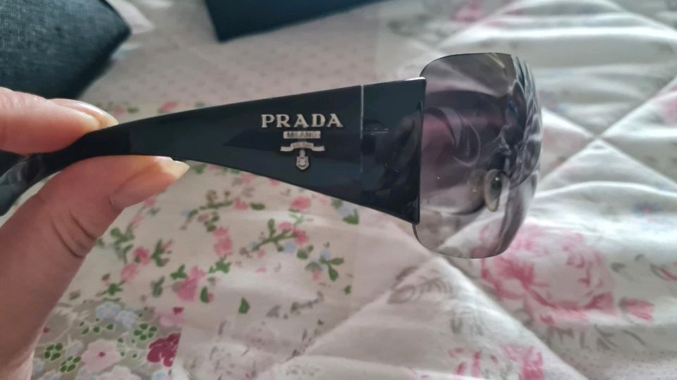 Prada Sonnenbrille in Hattingen