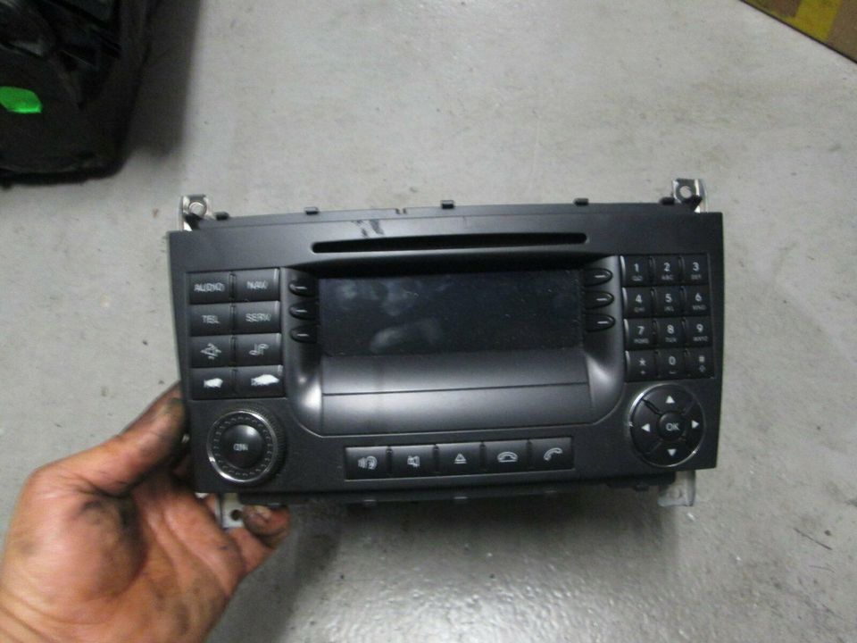 RADIO APS Navi Mercedes W203 C Klasse COMAND Navigation Autoradio in  Nordrhein-Westfalen - Herten | Ersatz- & Reparaturteile | eBay  Kleinanzeigen ist jetzt Kleinanzeigen