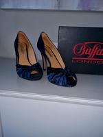 High Heels Baden-Württemberg - Linkenheim-Hochstetten Vorschau