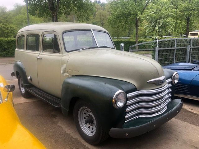 Chevrolet Suburban 3100 in Bad Abbach