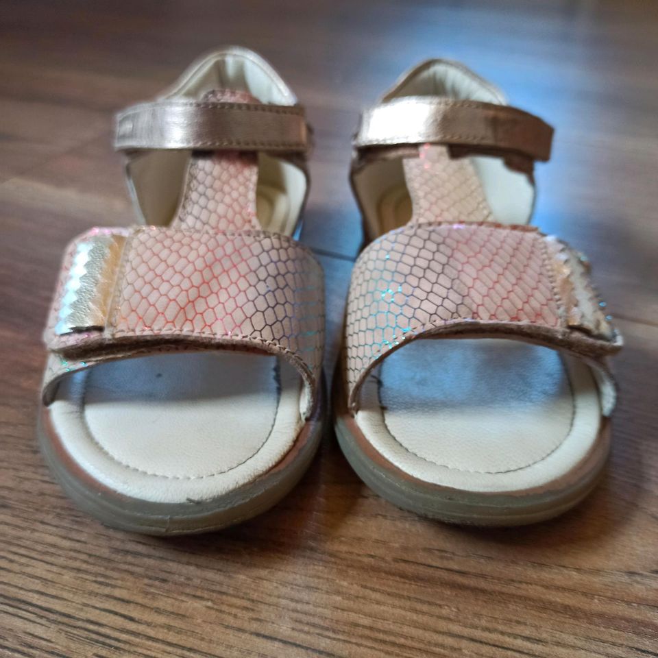 Süße Sandalen rose mit Klettverschluss Gr 28 wie NEU Lasocki Kids in Eching (Niederbay)