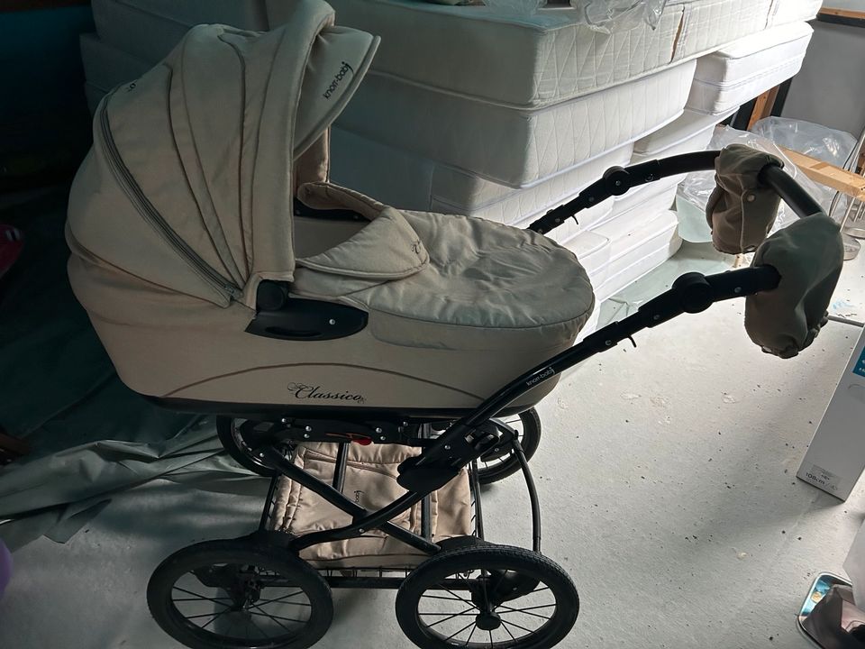 Knorr Classico Kinderwagen in Sagard