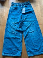 Tolle Neue Baggy Jeans von Bershka Größe 38 Niedersachsen - Wittorf Vorschau