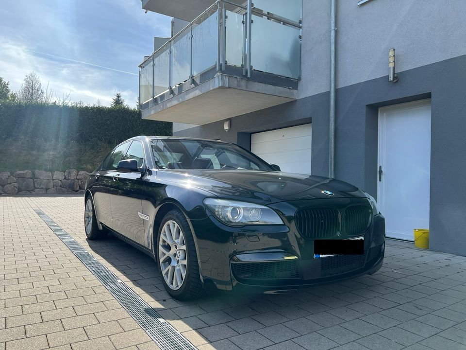 BMW 740d xDrive M–Paket in Waldshut-Tiengen