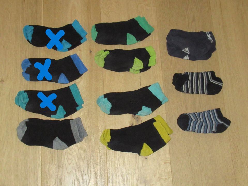 8 Paar Sneaker Socken Gr. 35 schwarz in Bielefeld