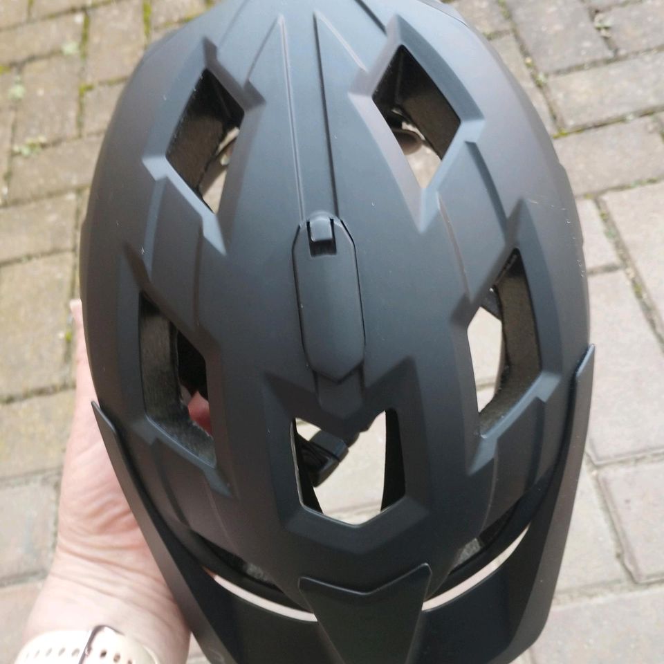 Fahrrad Helm BBB Cycling neuwertig in Schadeleben