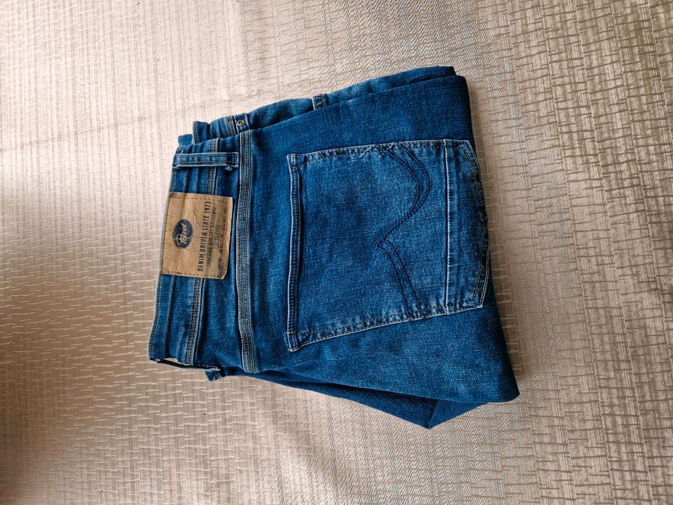 Herren Jeans Petrol in Zeitz