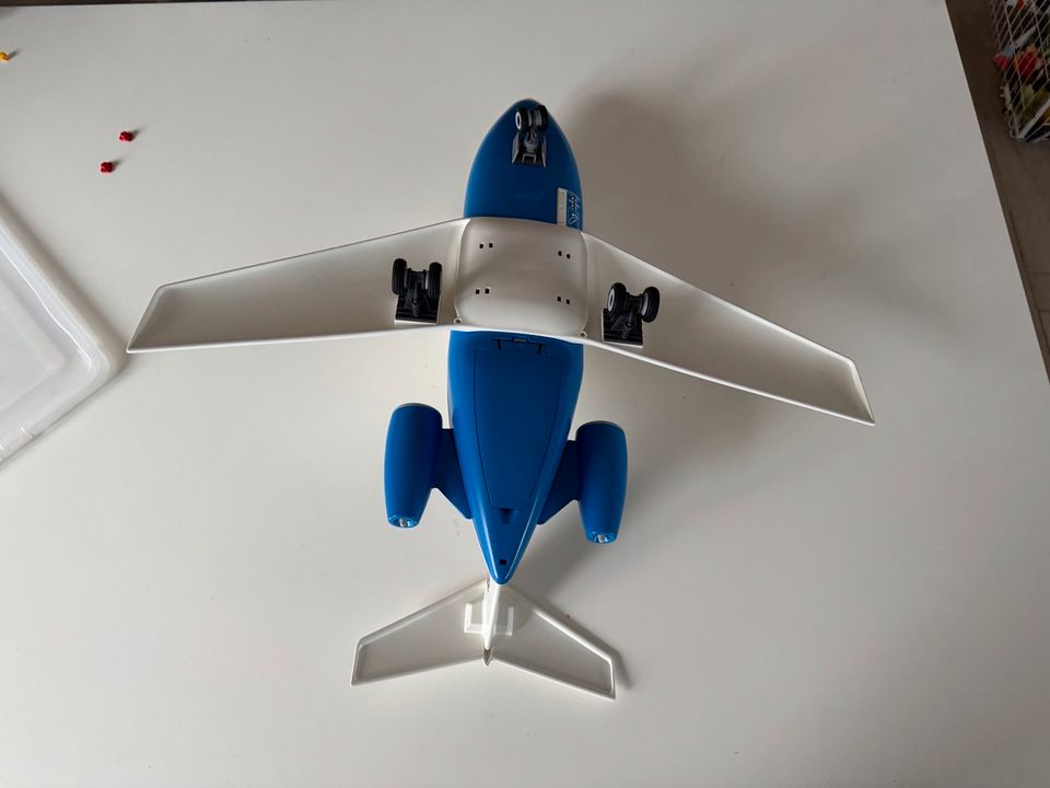 Flugzeug, Playmobil  groß in Edewecht