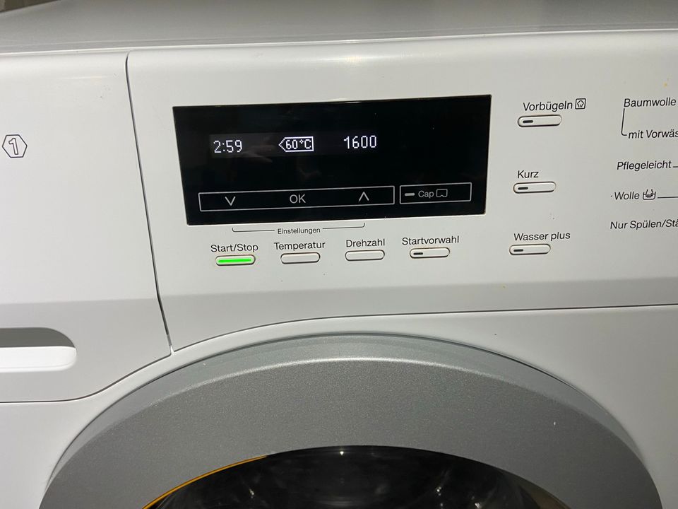 Miele W1 Waschmaschine WKB-130WCS mit 1600U/min,8Kg,A+++ in Kalbe (Milde)