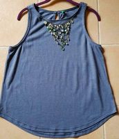 Edles Benetton Top blau mit Schmuckapplikation  Gr.38/40 Hessen - Offenbach Vorschau