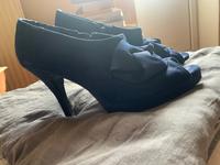 dunkelblaue High Heels, Wildleder,free toe, Schleife, H&M, Gr. 37 München - Schwabing-West Vorschau