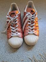 Adidas Superstar  in metallic rosa Niedersachsen - Aurich Vorschau