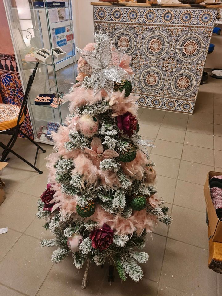 Vintage dekorierter Weihnachtsbaum in Hartenstein