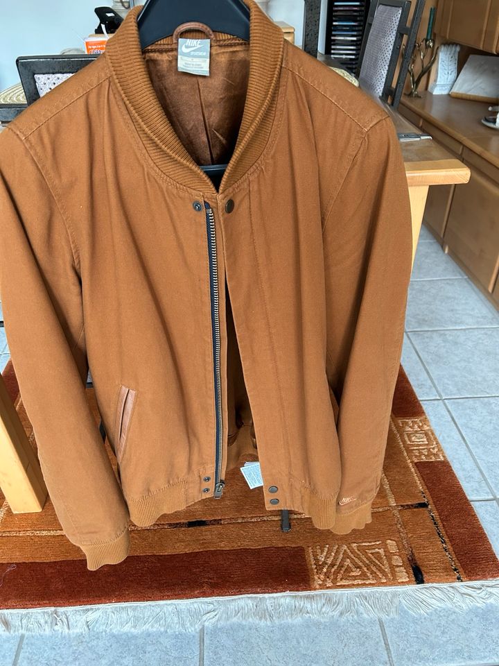 Jacke  Blouson cognac NIKE Original in Ingolstadt