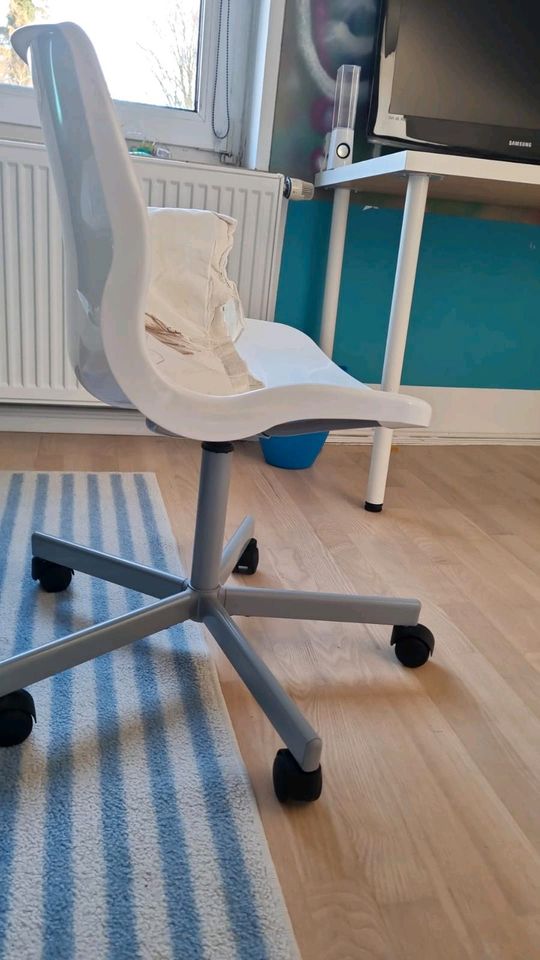 2 x Ikea Schreibtisch stuhl in Flensburg