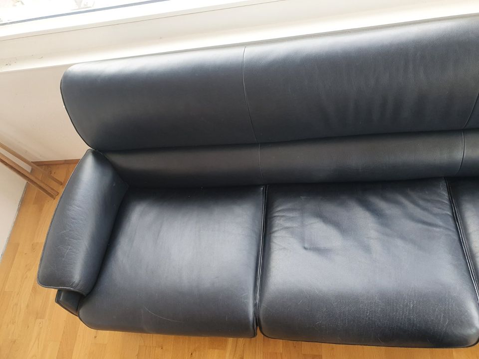 De Sede Dreisitzer Echtleder Couch Sofa dunkelblau in Meßkirch