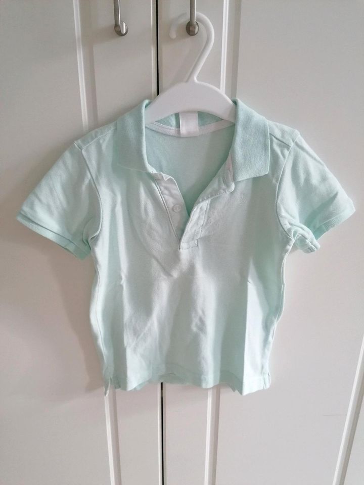 H&M Poloshirt Shirt hellblau türkis Gr. 98 in Ismaning