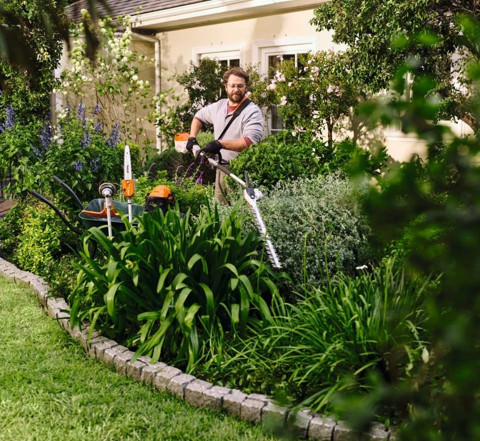 Stihl Akku Kombimotor KMA 80 R in Hildesheim