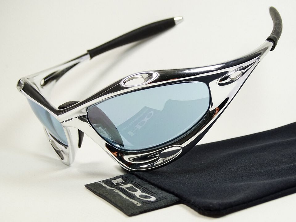 Oakley Racing Jacket Chrome Blue Sonnenbrille UNRELEASED Romeo in Hamburg