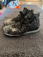 LeBron 17 Größe US. 10.5 - EUR 44.5 schwarz Bayern - Penzberg Vorschau