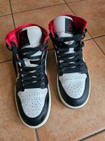 Nike Air Jordan 1  mid 40,5 US 9 schwarz rot Bayern - Forstern Vorschau