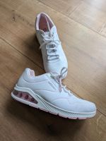Skeckers Damen Sneaker Größe 42 weiß rosa Brandenburg - Bernau Vorschau