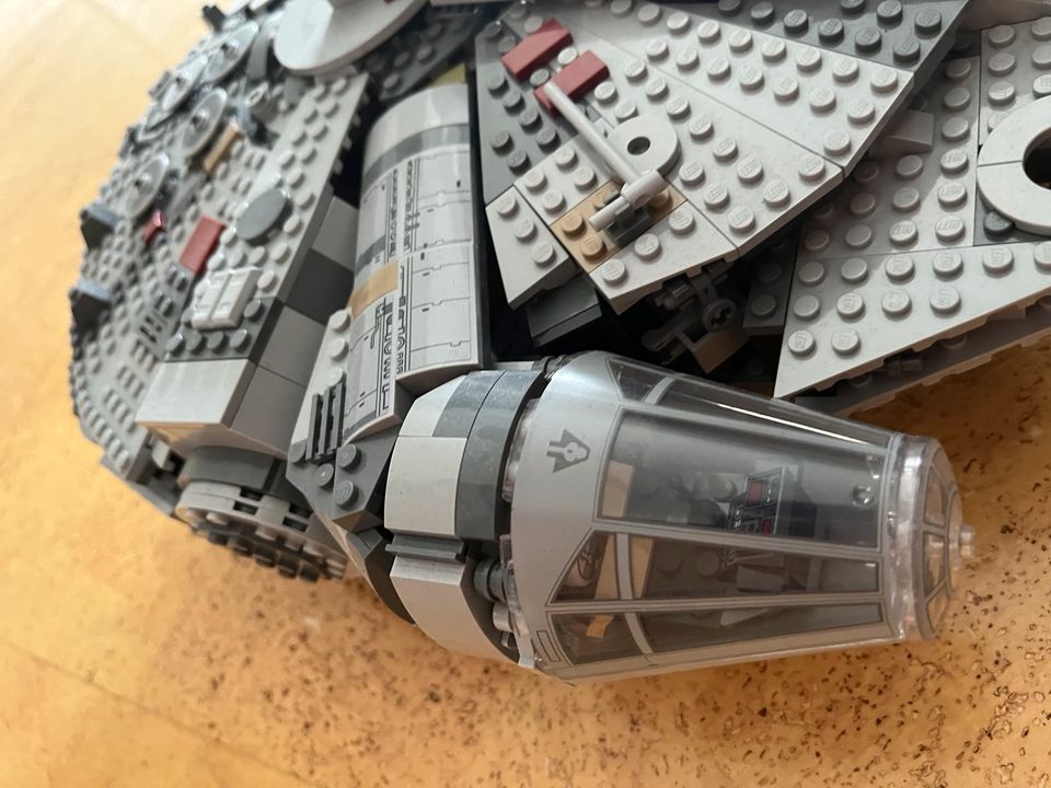 Lego Star Star Wars Millennium Falcon in Aurich