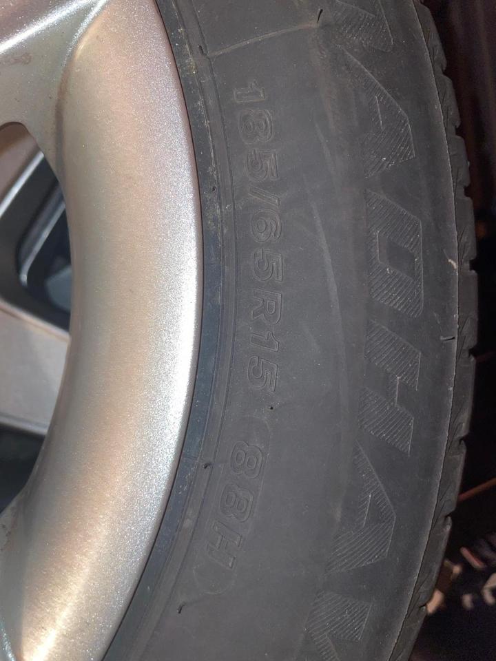 4x Sommerreifen 185/65 R15 88H inkl. Aluett Felgen (KBA 44937) in Karben