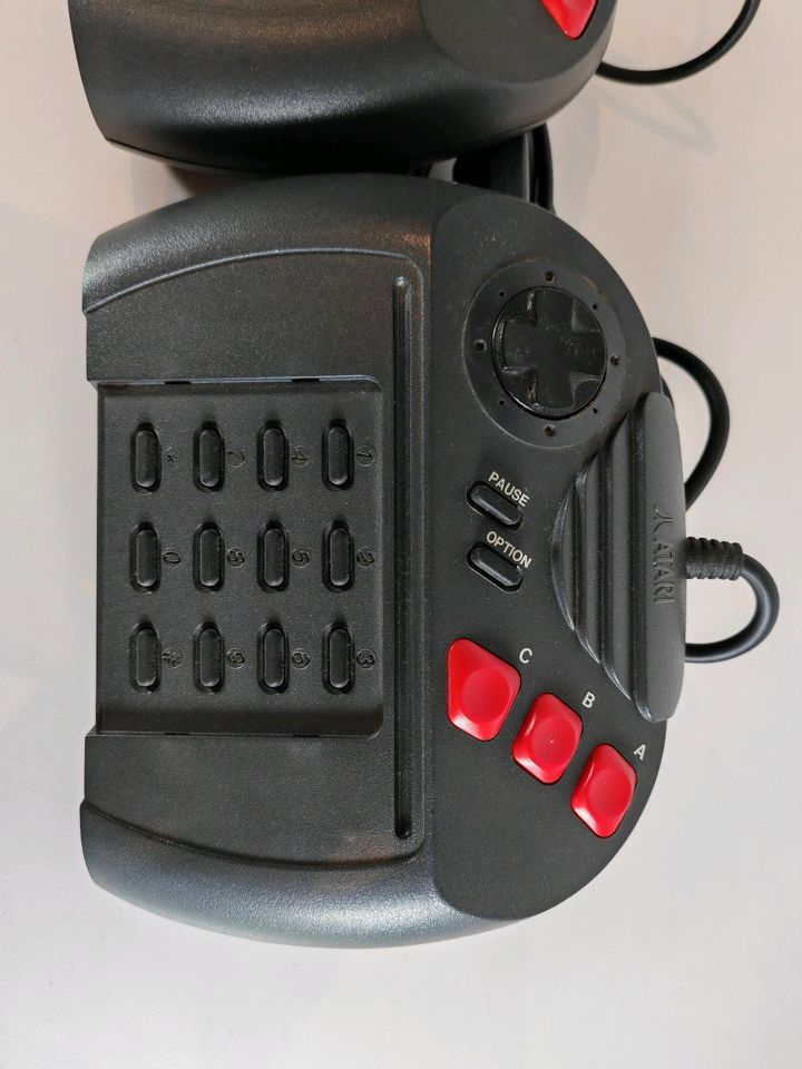 Atari Jaguar Controller 2 Stück TOP in Abensberg