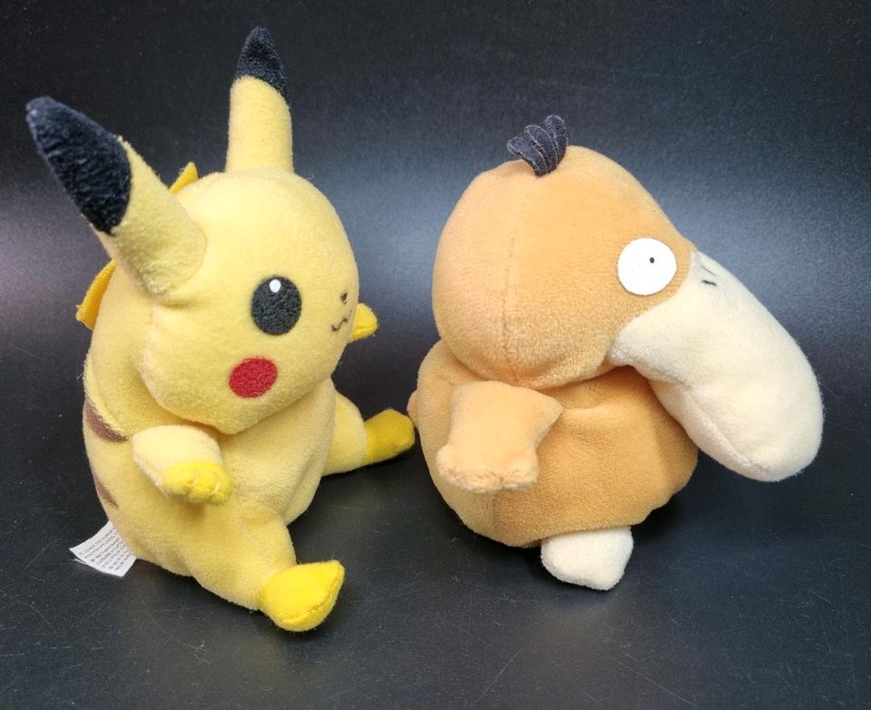 Vintage Pokemon Figuren Pikachu & Enton Hasbro / 90er / Plüsch in Leverkusen