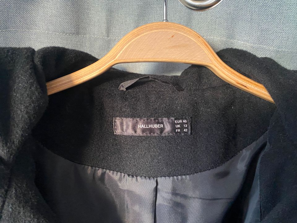 Hallhuber Wollkurz-Mantel schwarz Größ 40 mit Kapuze in Duisburg