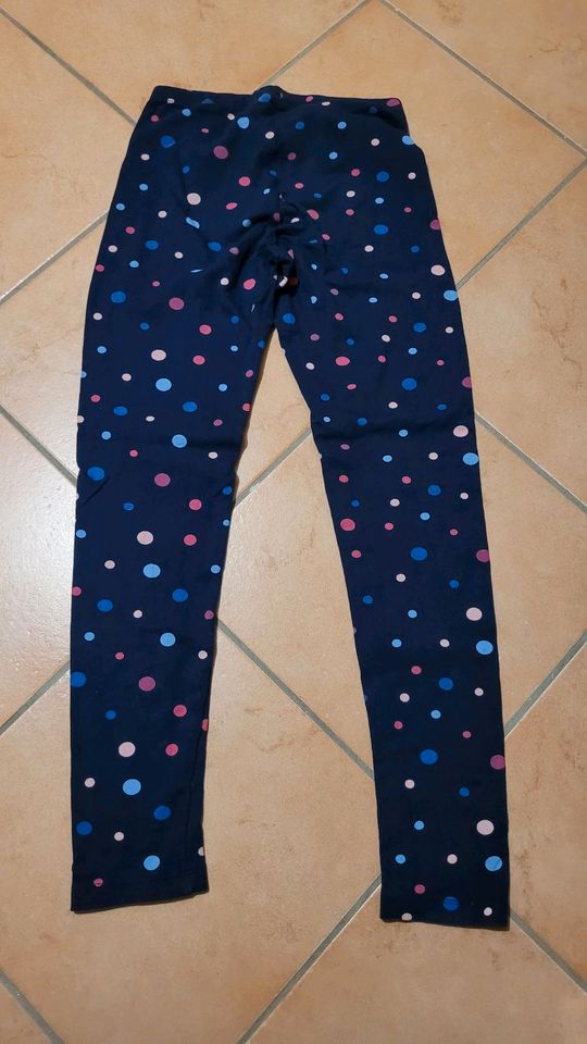 2 Mädchen Leggings Gr. 146 in Schwieberdingen