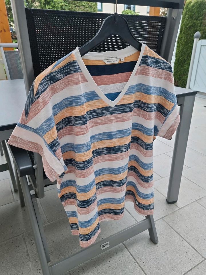 T-Shirt von Tom Tailor, V-Ausschnitt  gestreift  Gr XL in Neustadt b.Coburg