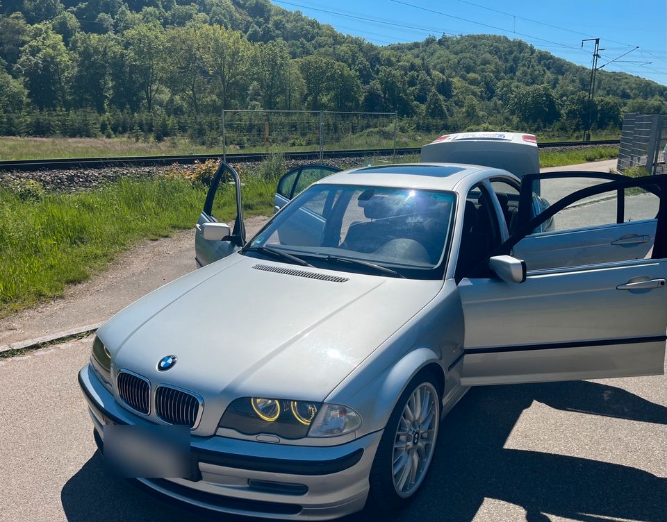 BMW E46 320i BITTE BESCHREIBUNG LESEN in Schopfheim