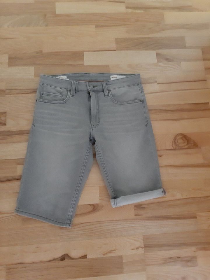 Bermuda, Jeans-Shorts, kurze Hose, s.Oliver, Gr. W29(wie 176-182) in Bonn