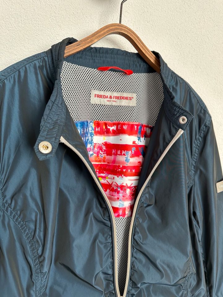 Frieda & Freddies Jacke Gr. 38 M blau - neuwertig in Achern