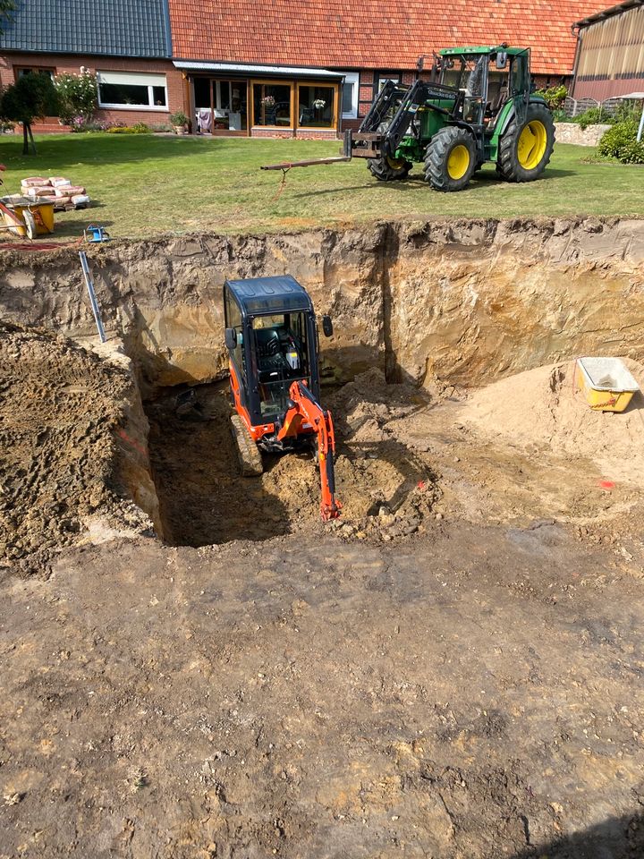 Minibagger mit Fahrer. Garten Gestaltung. Hecke/Wurzel Entfernung in Osnabrück