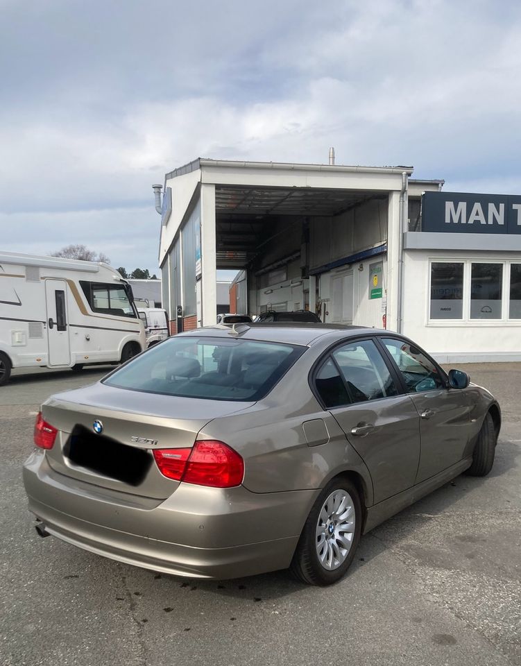 BMW 320i E90 (EZ 2009) in Schwabstedt