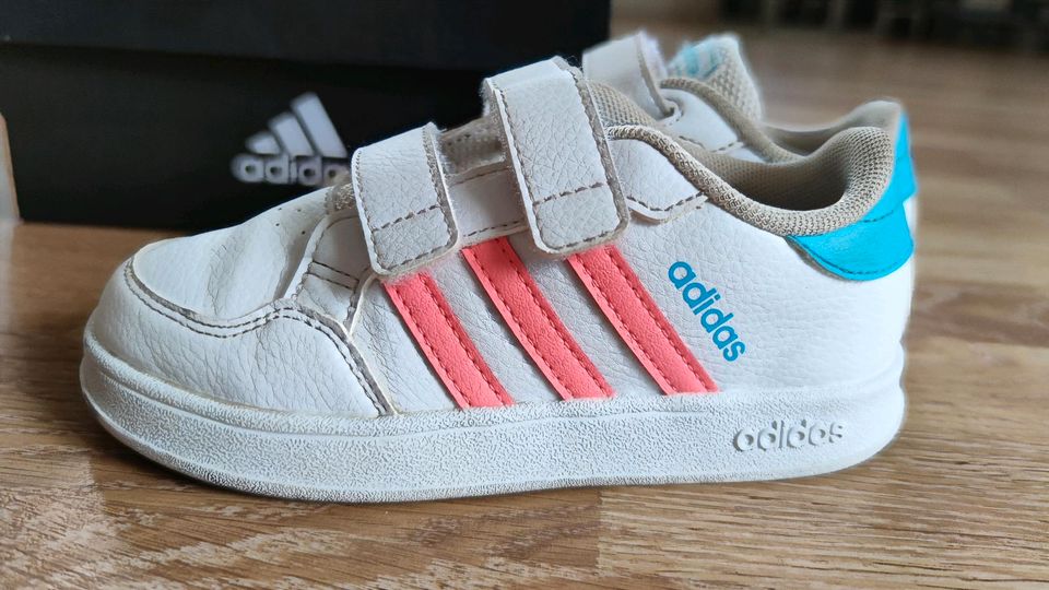 Adidas Sneaker in Sellin