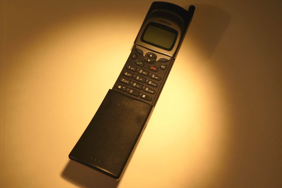 Mobiltelefon Nokia 8110, High-End-8000-Serie, schwarz | Geschenk in Konstanz