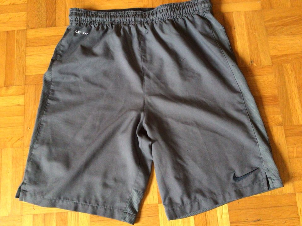 Nike Sport Short Gr XL grau in Rottweil