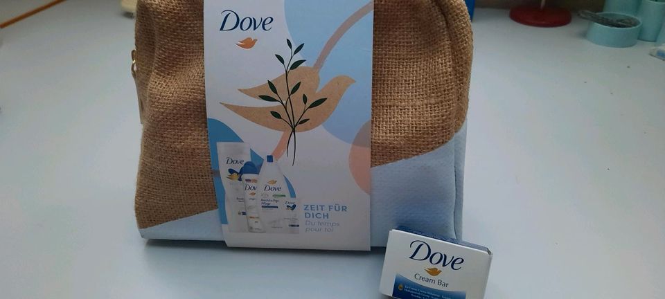 NEU Dove Pflegeset Geschenkset Bodylotion Duschgel in Aschersleben