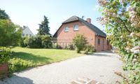 + + Einfamilienhaus sucht neue Familie + + Garage, Keller, Carport, 5 Zimmer möglich + + Niedersachsen - Rühen Vorschau