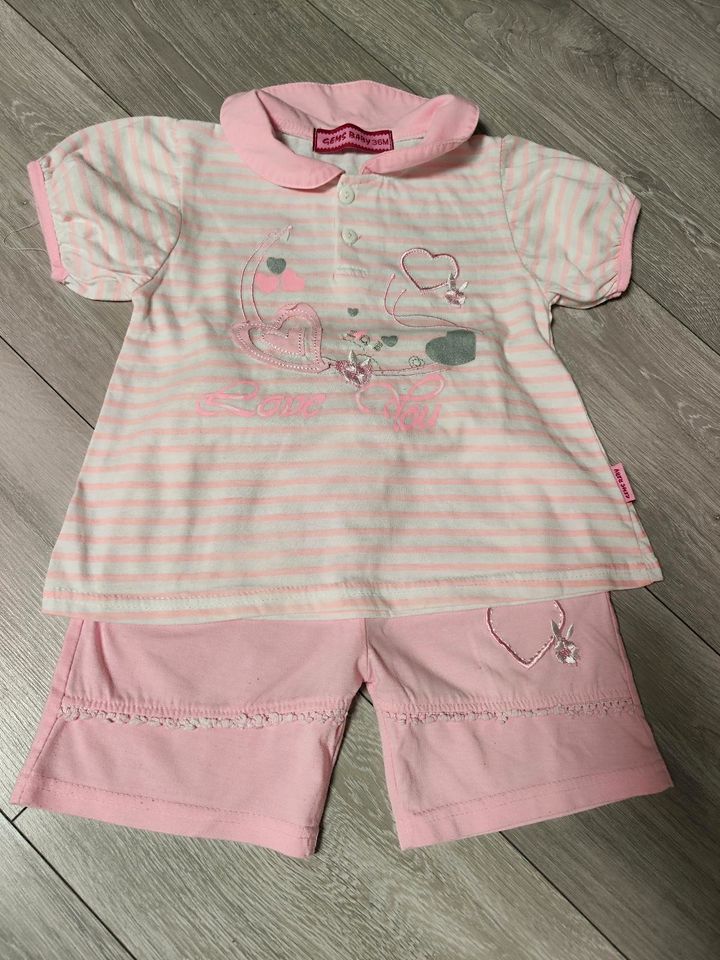 Mädchen Set T-Shirt und Shorts 98-104 in Albstadt