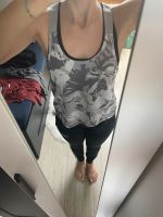 Nike Sportoberteil Tanktop Damen Gr. S in weiß camouflage Dresden - Blasewitz Vorschau