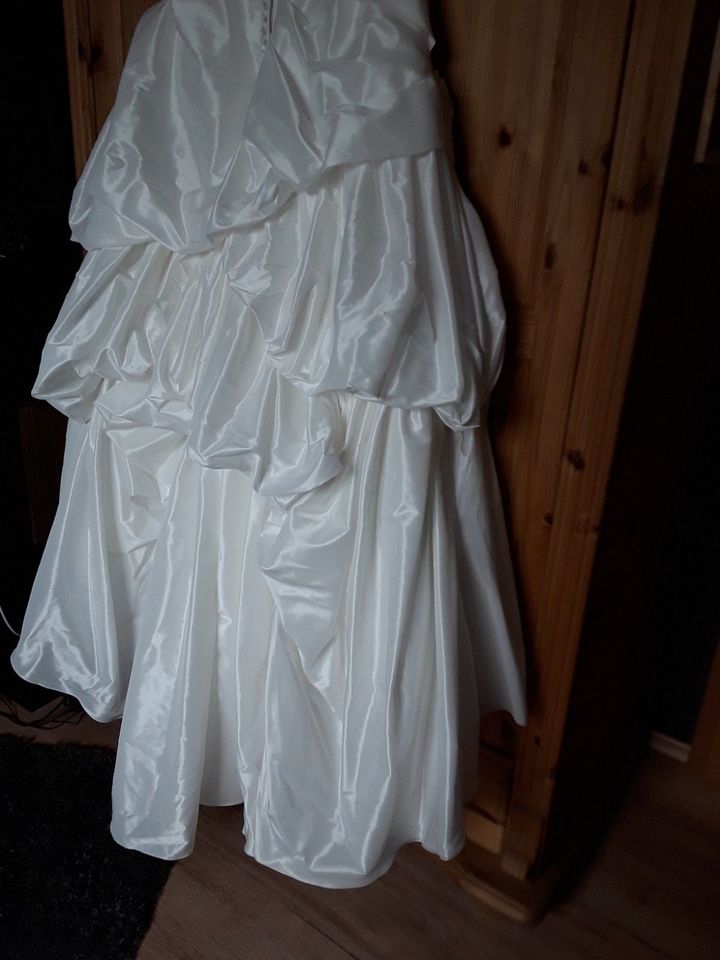 Hochzeitskleid, Brautkleid von Aire Barcelona in Vordorf