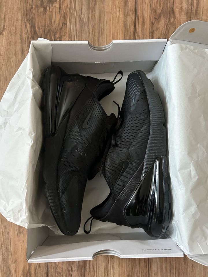 Nike Air Max 270 Herrenschuh in Duisburg